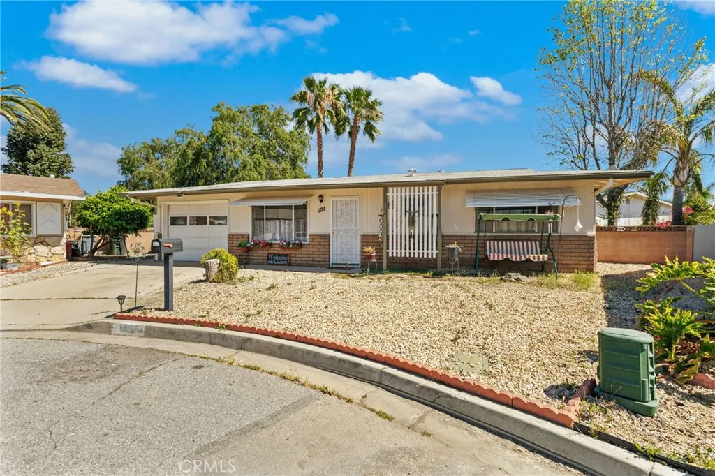 Hemet, CA 92543