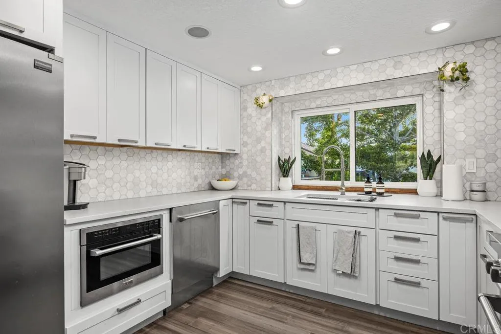 https://cdn.realtyfeed.com/cdn/127/306717166/1b33fe78a714286ead14ecf55759be93.webp