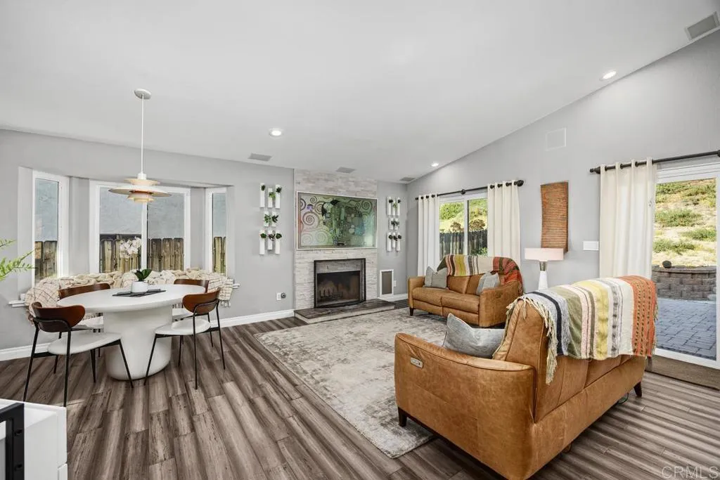 https://cdn.realtyfeed.com/cdn/127/306717166/8df7173459de621f21c1de8522ac5a8d.webp