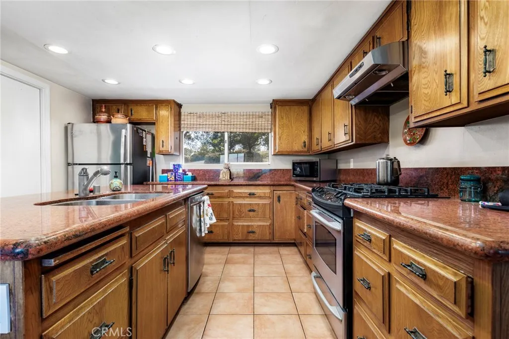 https://cdn.realtyfeed.com/cdn/127/306717173/1461a68422a6c928724ebeeb3c111f43.webp