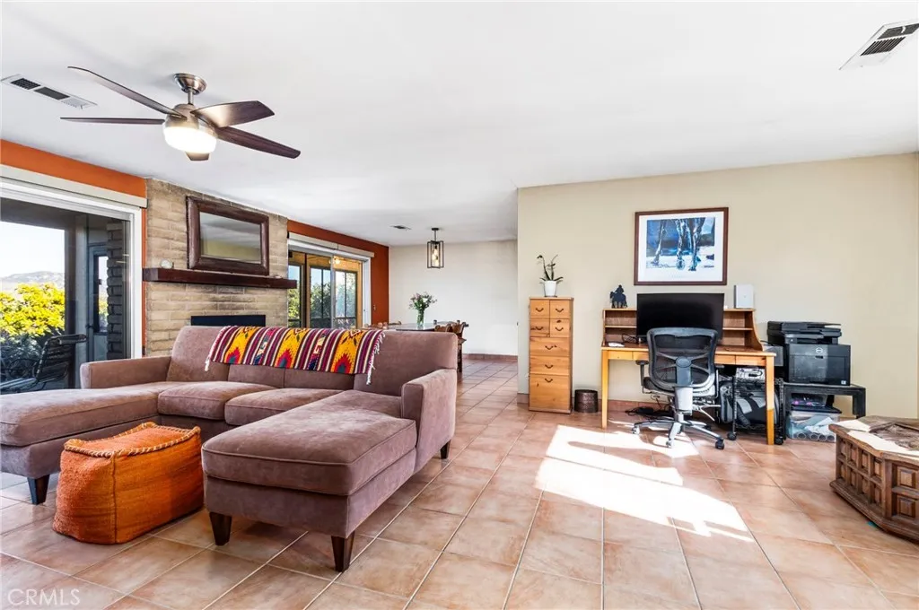 https://cdn.realtyfeed.com/cdn/127/306717173/aa2d9534a27f8f32b9b91b0b3414d6b0.webp