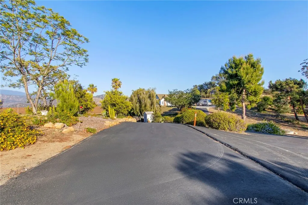 https://cdn.realtyfeed.com/cdn/127/306717173/f17369d6883354529c37093bd60e15c1.webp