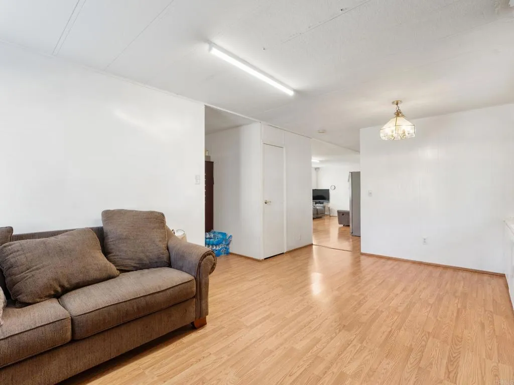 https://cdn.realtyfeed.com/cdn/127/306717245/a04cc841c700363454b5c47a8ce6804a.webp