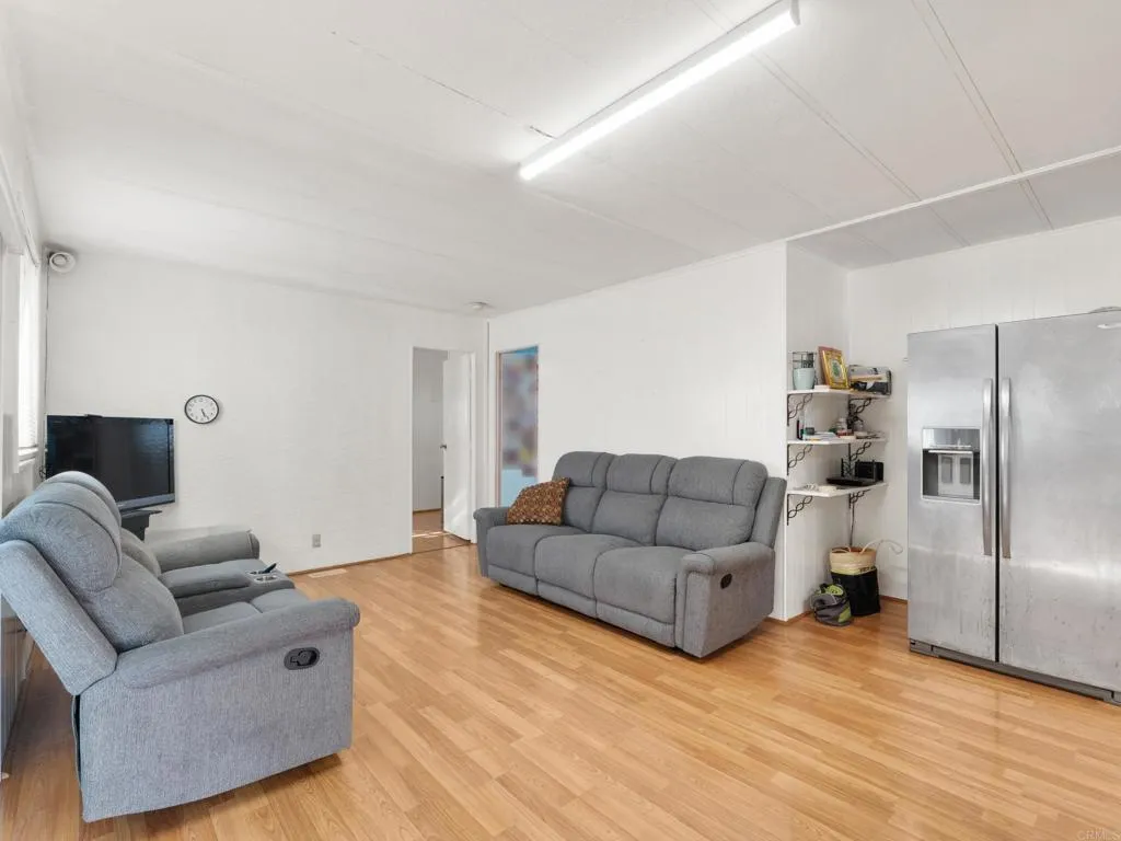 https://cdn.realtyfeed.com/cdn/127/306717245/cac5d0768136eca0c3553bfb0bb8c1d3.webp