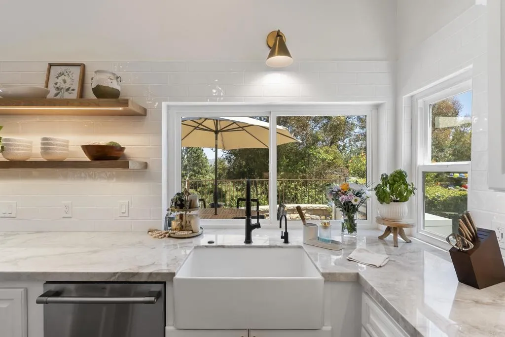 https://cdn.realtyfeed.com/cdn/127/306717389/19b507160a10486130781c7583facf2b.webp