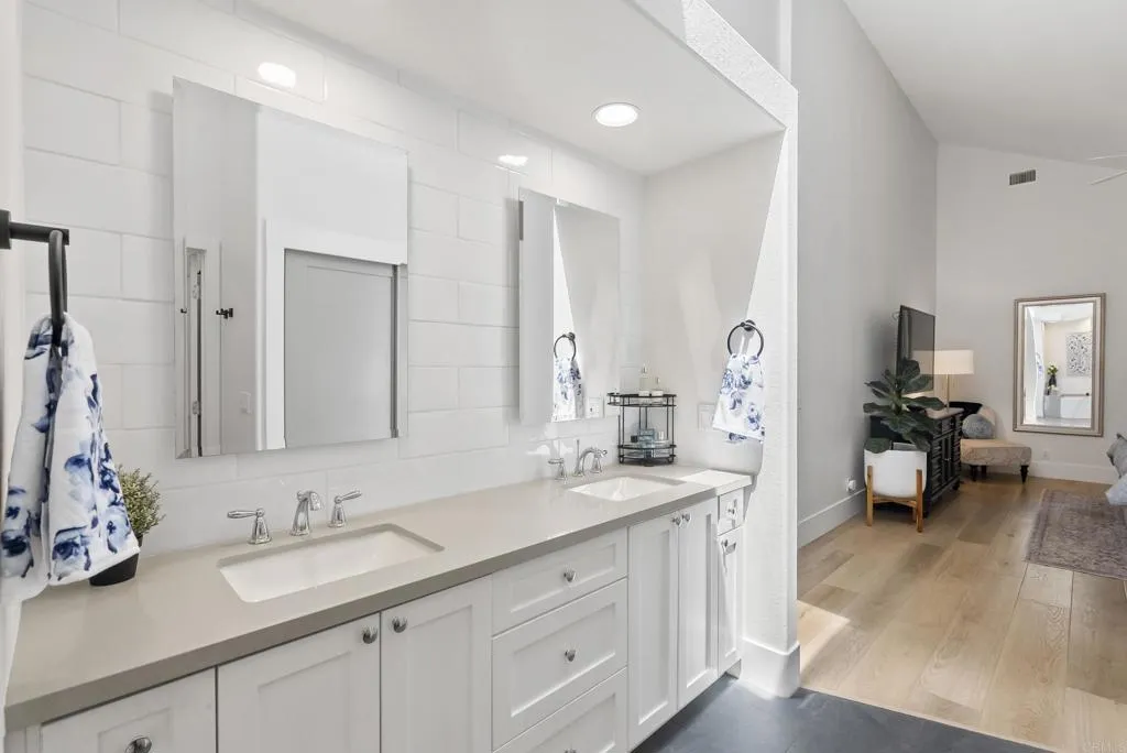 https://cdn.realtyfeed.com/cdn/127/306717389/1a4491a668fdb63c1daa88dc4f27566d.webp
