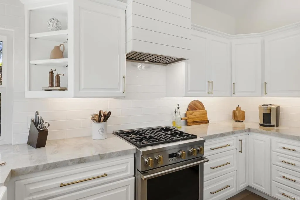 https://cdn.realtyfeed.com/cdn/127/306717389/630bd98fd4990a354aa36b498144d88e.webp