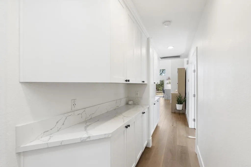 https://cdn.realtyfeed.com/cdn/127/306717389/bbe1efc16be6c7f1b82395ed37a091f4.webp
