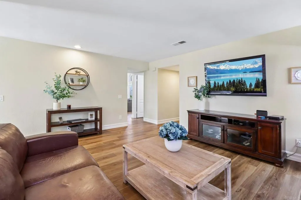 https://cdn.realtyfeed.com/cdn/127/306717416/658a9bd28a04adeeafafd1f1b1ae5e8a.webp