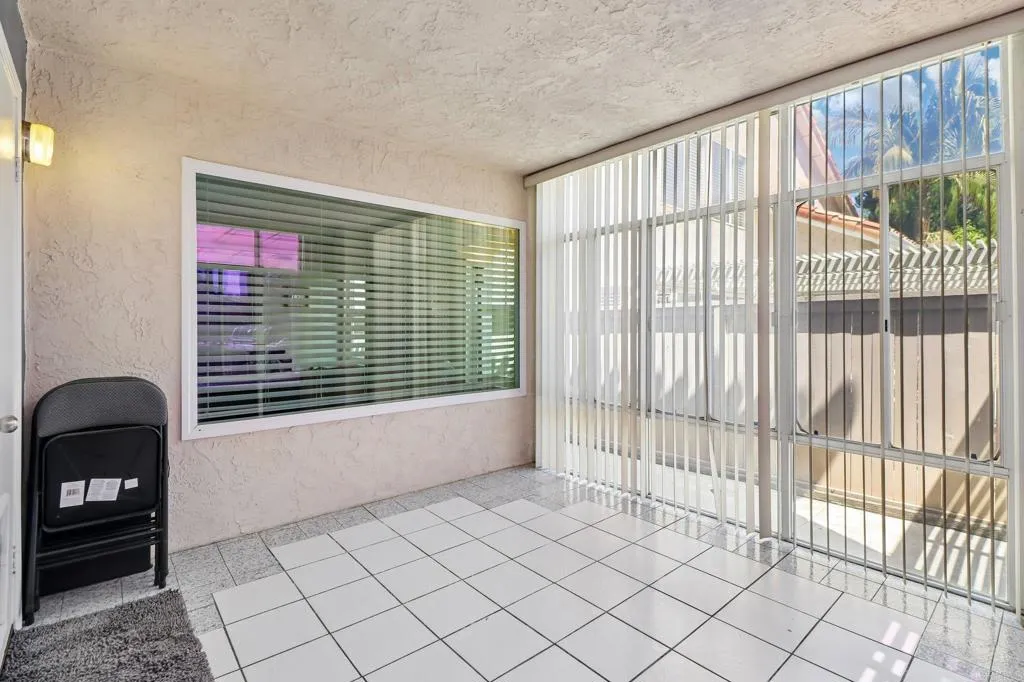 https://cdn.realtyfeed.com/cdn/127/306717416/c799325837fd0a4ef60a3c435be86258.webp