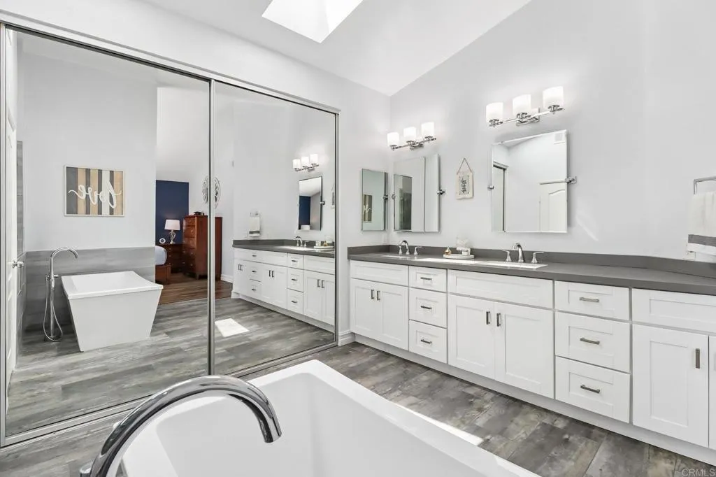https://cdn.realtyfeed.com/cdn/127/306717416/ebd761be36a76e561f8e297e4dd30794.webp
