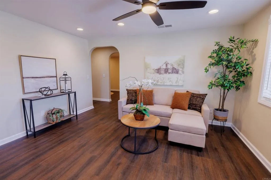https://cdn.realtyfeed.com/cdn/127/306717463/084bb320e3066be800d689e15551ade2.webp