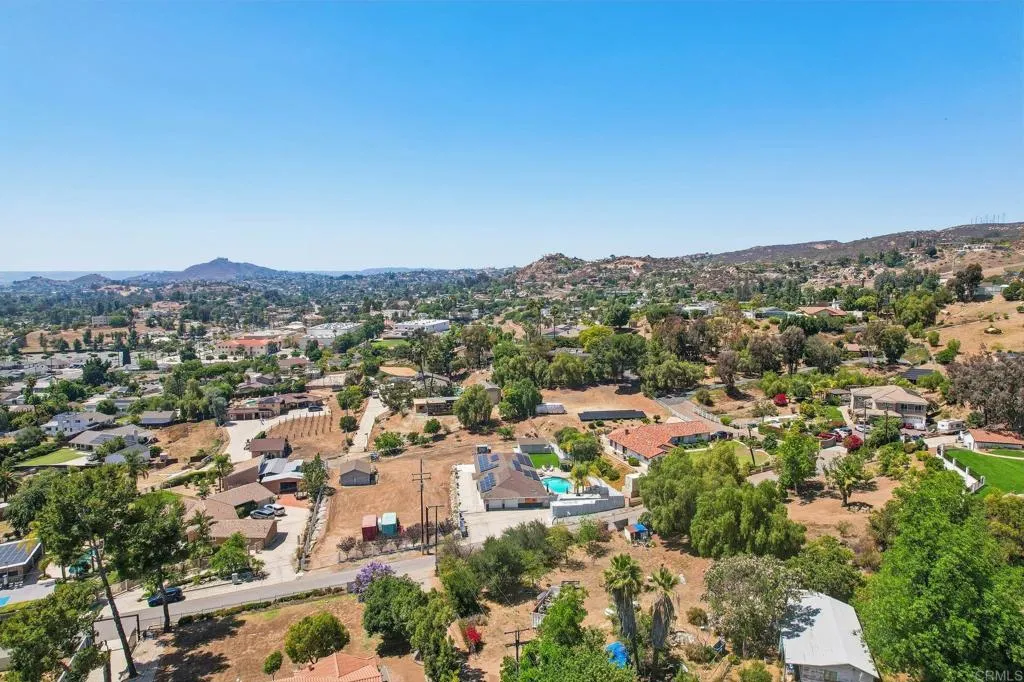 https://cdn.realtyfeed.com/cdn/127/306717493/1502b6a93fb220c9ad8784c11ca16398.webp