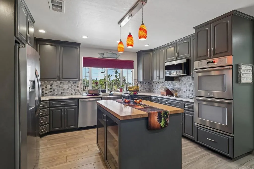 https://cdn.realtyfeed.com/cdn/127/306717493/7f5f59e368481cea4c3a54be669ee852.webp