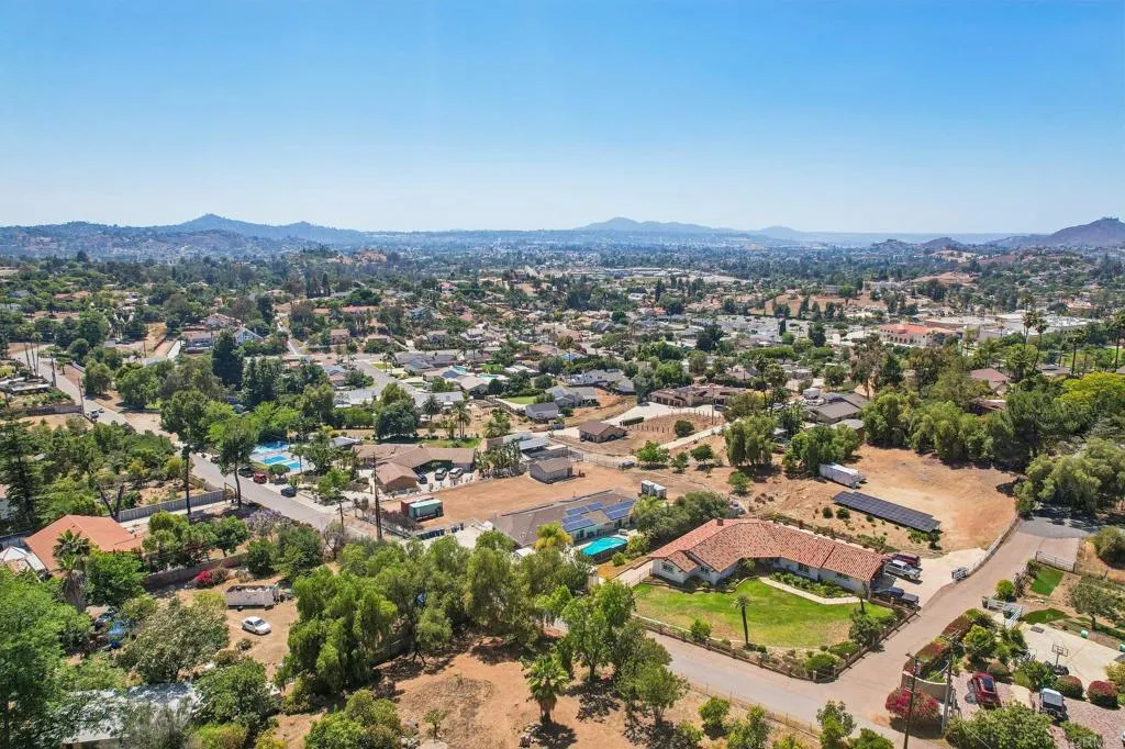 https://cdn.realtyfeed.com/cdn/127/306717493/873e061ce37f2fe749f7dcc2e42bba7b.webp
