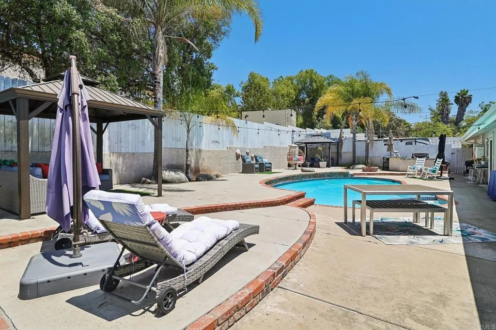 https://cdn.realtyfeed.com/cdn/127/306717493/99f2cecaed869862452bbebb1d90fbf5.webp
