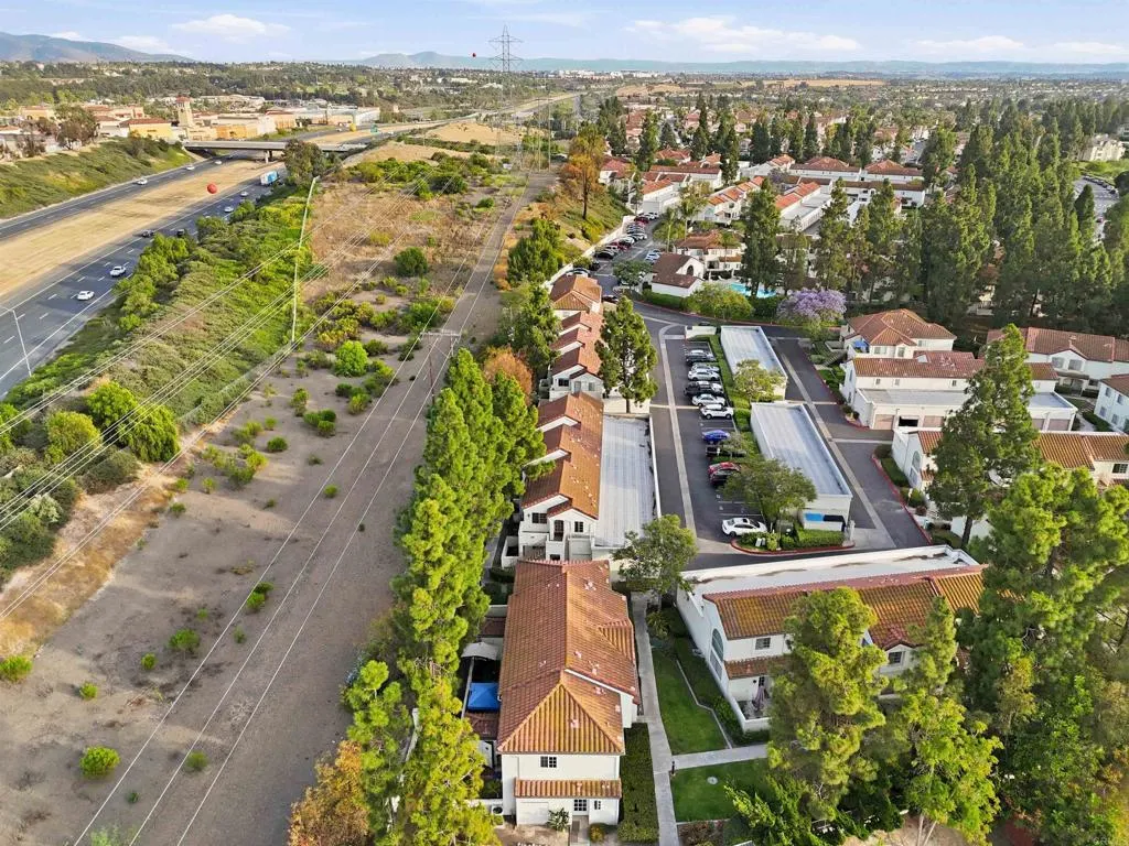 https://cdn.realtyfeed.com/cdn/127/306717511/4caddd3a4935d9161b410d52523ca886.webp