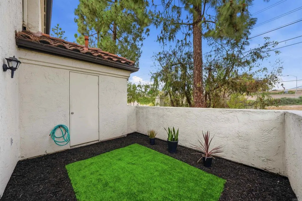 https://cdn.realtyfeed.com/cdn/127/306717511/ca55f1ac0383cd303089b163575d7a84.webp