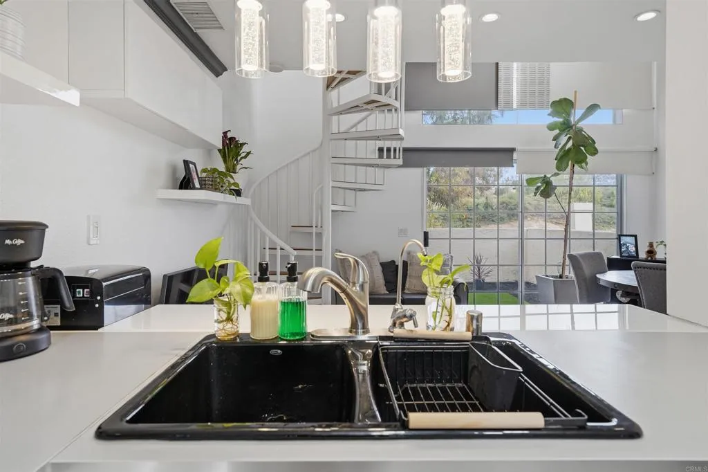 https://cdn.realtyfeed.com/cdn/127/306717511/d6b747441bd3271c62a5180a3d0015c3.webp
