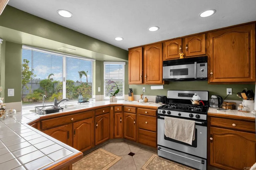 https://cdn.realtyfeed.com/cdn/127/306717516/1b03f8c4b7c559635774a65d80e87a4a.webp