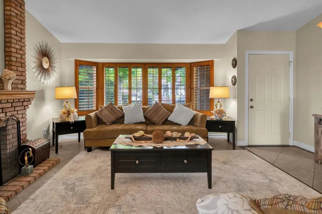https://cdn.realtyfeed.com/cdn/127/306717516/21810b9af2e2952db3ccca4d5c48ff40.webp