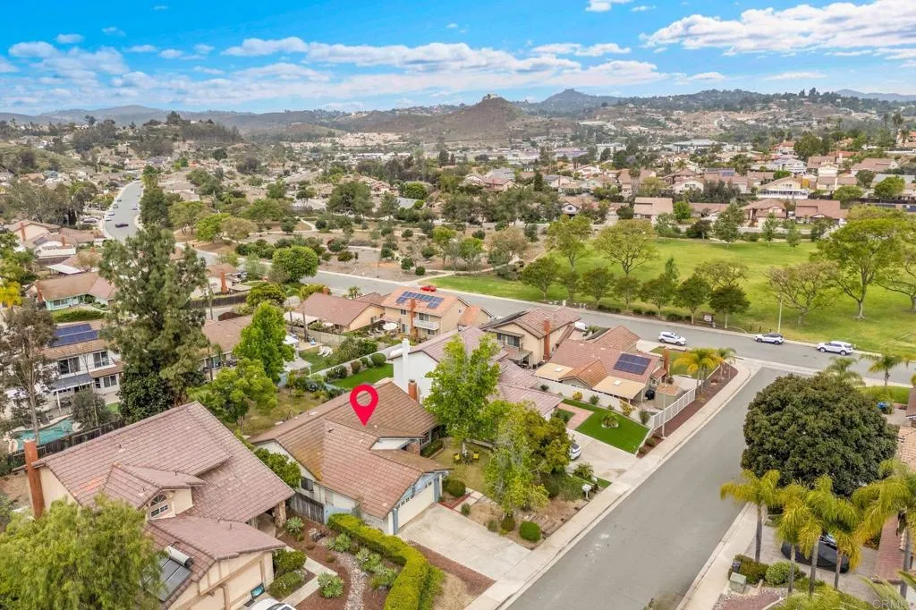 https://cdn.realtyfeed.com/cdn/127/306717516/96fa49ecfc95f5c40de05eb0f03b38fd.webp