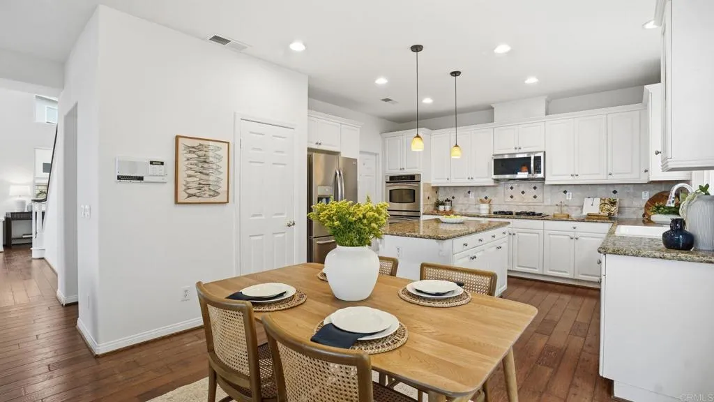 https://cdn.realtyfeed.com/cdn/127/306717544/7b1e1f1159ac0c2770b743dc8f42cf6f.webp