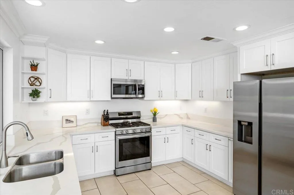https://cdn.realtyfeed.com/cdn/127/306717572/3aa5ef18e7f3e62db8f5324152b2d8d5.webp