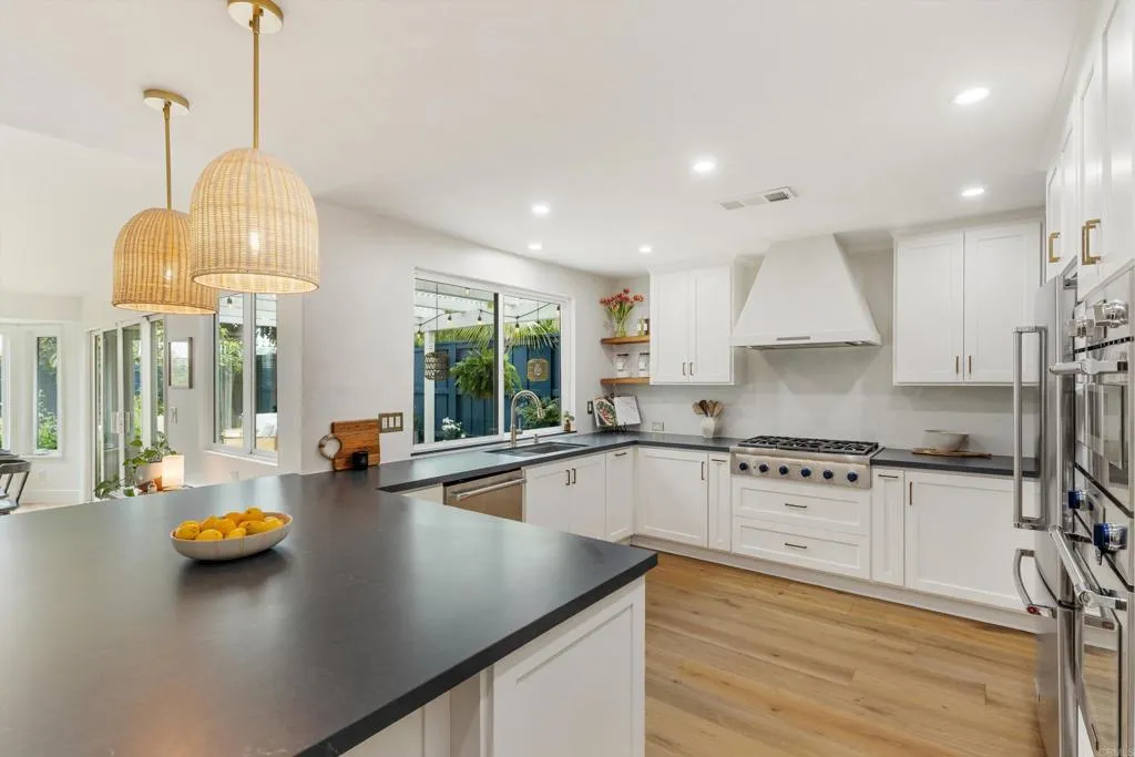 https://cdn.realtyfeed.com/cdn/127/306717581/4ec69ae8bfd6772569809c87e13eac40.webp