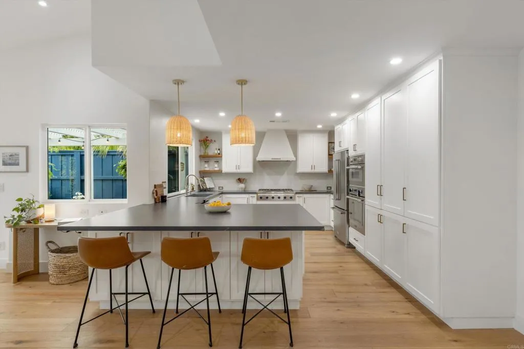https://cdn.realtyfeed.com/cdn/127/306717581/60981702bc964a28c44aa7d329a7e4a4.webp