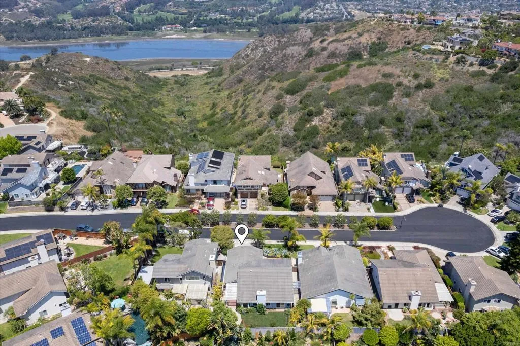 https://cdn.realtyfeed.com/cdn/127/306717581/be8f7b410cfc7fb4af403f37c760b465.webp