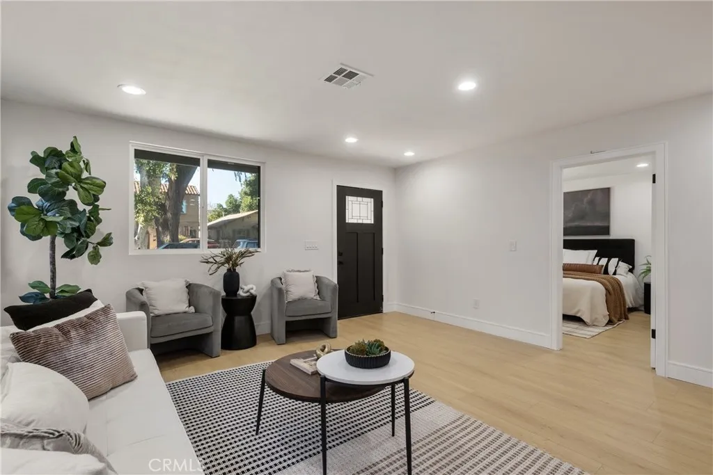 2706 S Cochran Street, Los Angeles, CA 90016 - Photo 3 of 22, Los Angeles, CA