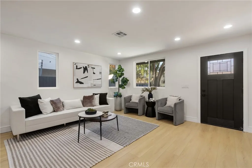 2706 S Cochran Street, Los Angeles, CA 90016 - Photo 2 of 22, Los Angeles, CA