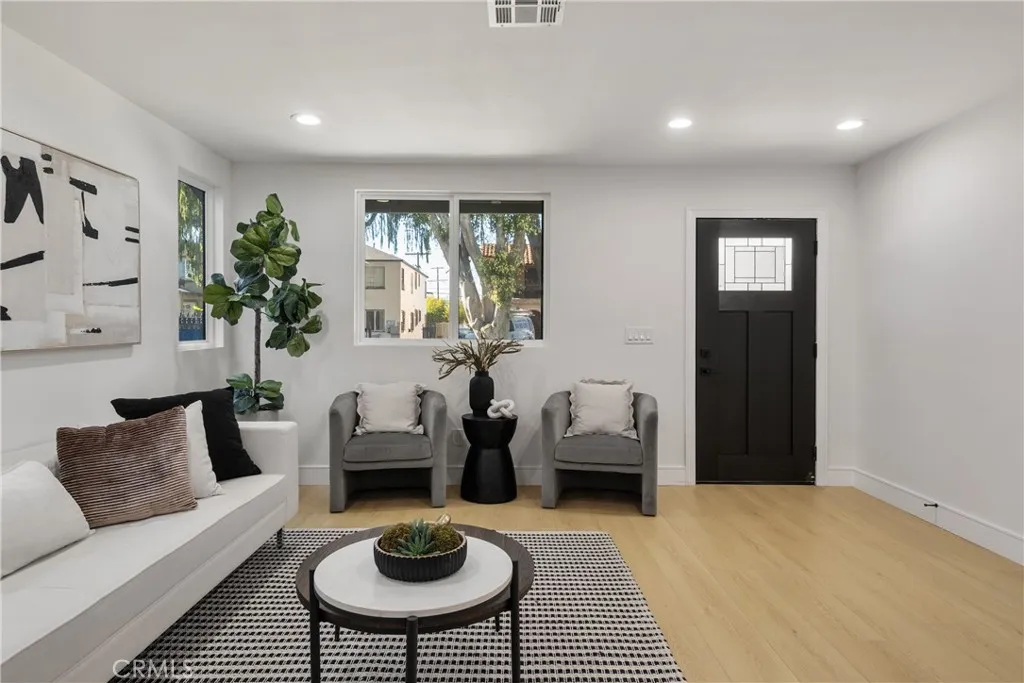 2706 S Cochran Street, Los Angeles, CA 90016 - Photo 4 of 22, Los Angeles, CA