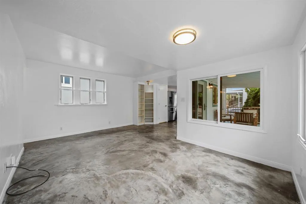 https://cdn.realtyfeed.com/cdn/127/306717686/1801cedf34f2302dbfbf3a2f4d00a713.webp
