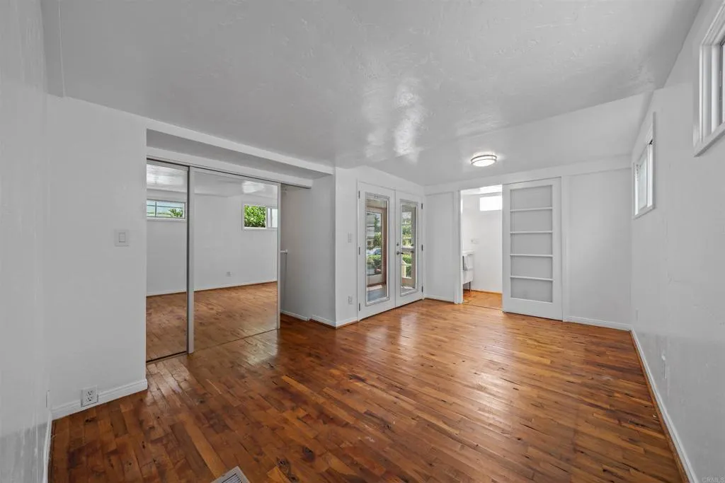 https://cdn.realtyfeed.com/cdn/127/306717686/52b1e6fe8cfa8c933d5fb22eef68d5bb.webp