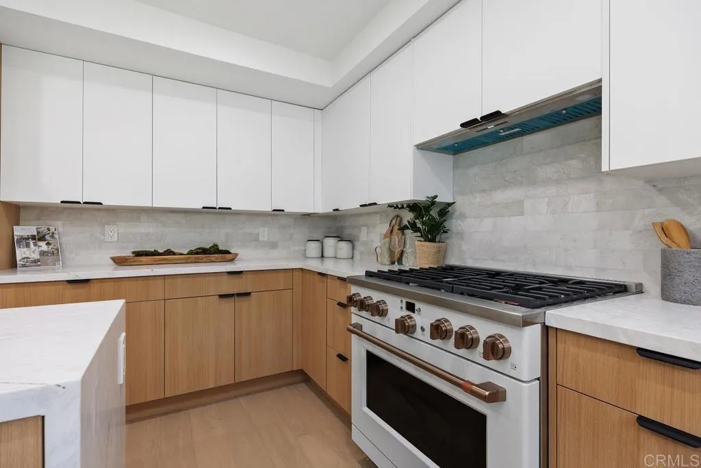 https://cdn.realtyfeed.com/cdn/127/306717699/1f5c586f82fd70b7089efdfbc0c106d1.webp