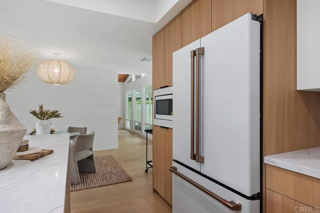 https://cdn.realtyfeed.com/cdn/127/306717699/7db8b38614616ee5205a1dd8242fe50d.webp