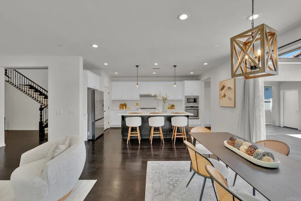 https://cdn.realtyfeed.com/cdn/127/306717709/004dfd8ff565d0f28e4d858abca393ee.webp