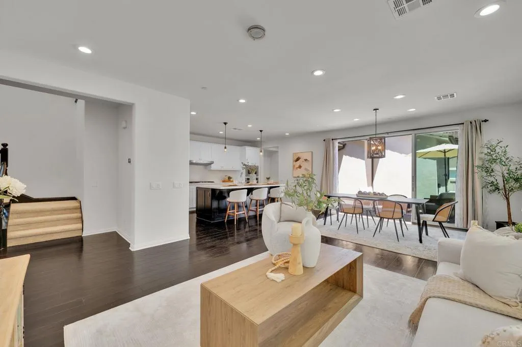 https://cdn.realtyfeed.com/cdn/127/306717709/37478a7f8df97918be15a92b7ffb1e21.webp