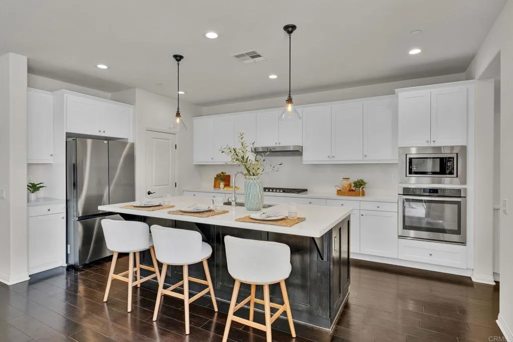 https://cdn.realtyfeed.com/cdn/127/306717709/5ba3f49f56bbc21ba133898366bf5714.webp