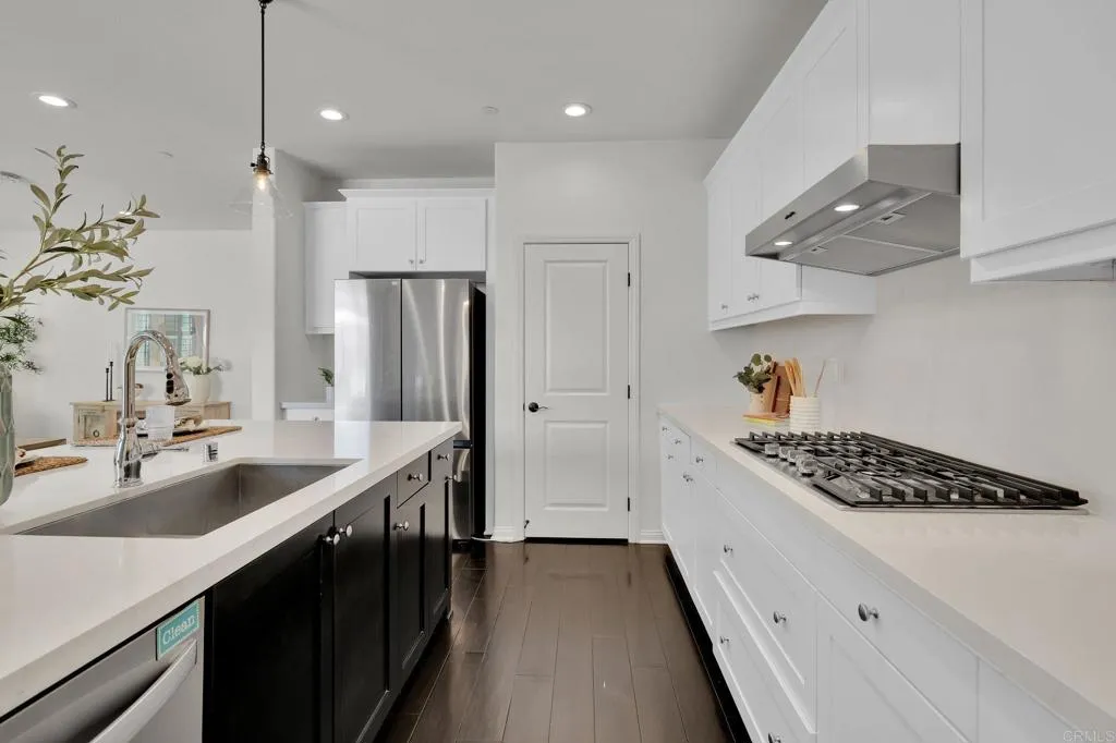 https://cdn.realtyfeed.com/cdn/127/306717709/794d368fde90db64cc173e6fa4e881c4.webp