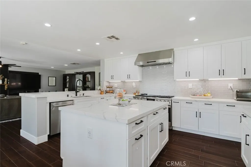 32480 The Old Road, Castaic, CA 91384 - Photo 4 of 50, Castaic, CA