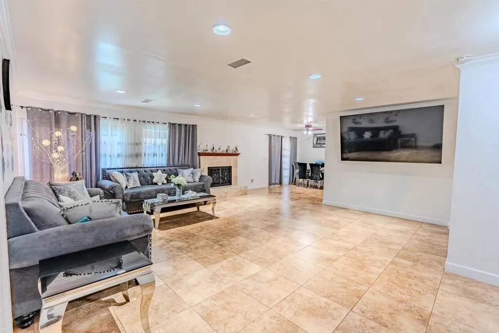 https://cdn.realtyfeed.com/cdn/127/306717775/1da1562af67307c6f6157b3c4385df2e.webp