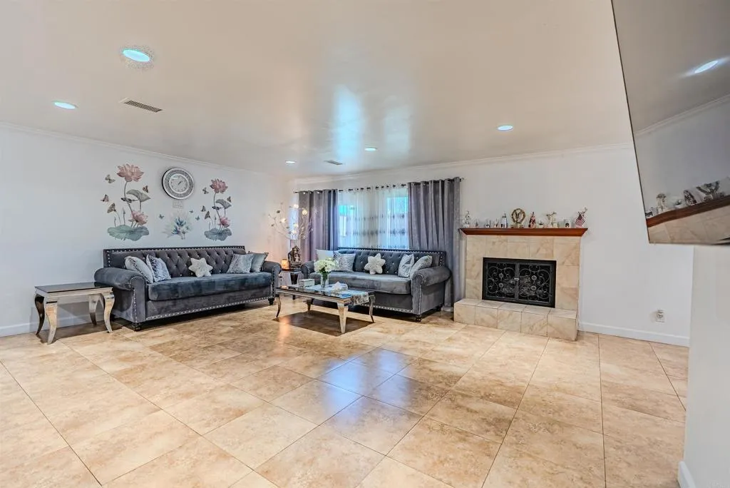 https://cdn.realtyfeed.com/cdn/127/306717775/da38cffd460915491a3ff90bdc135427.webp