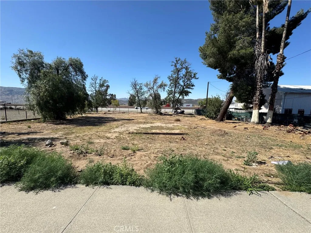 Banning, CA 92220