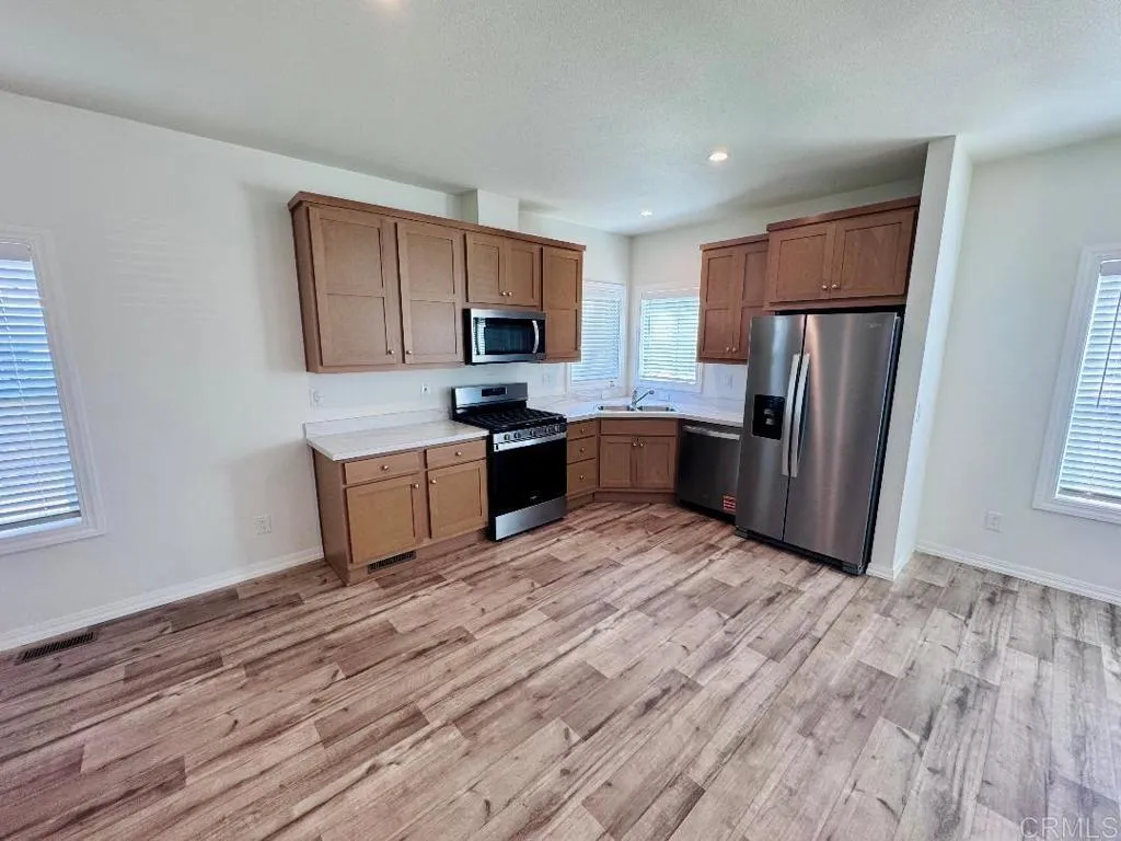 https://cdn.realtyfeed.com/cdn/127/306717881/0df568e7652005fead122056facad6e6.webp