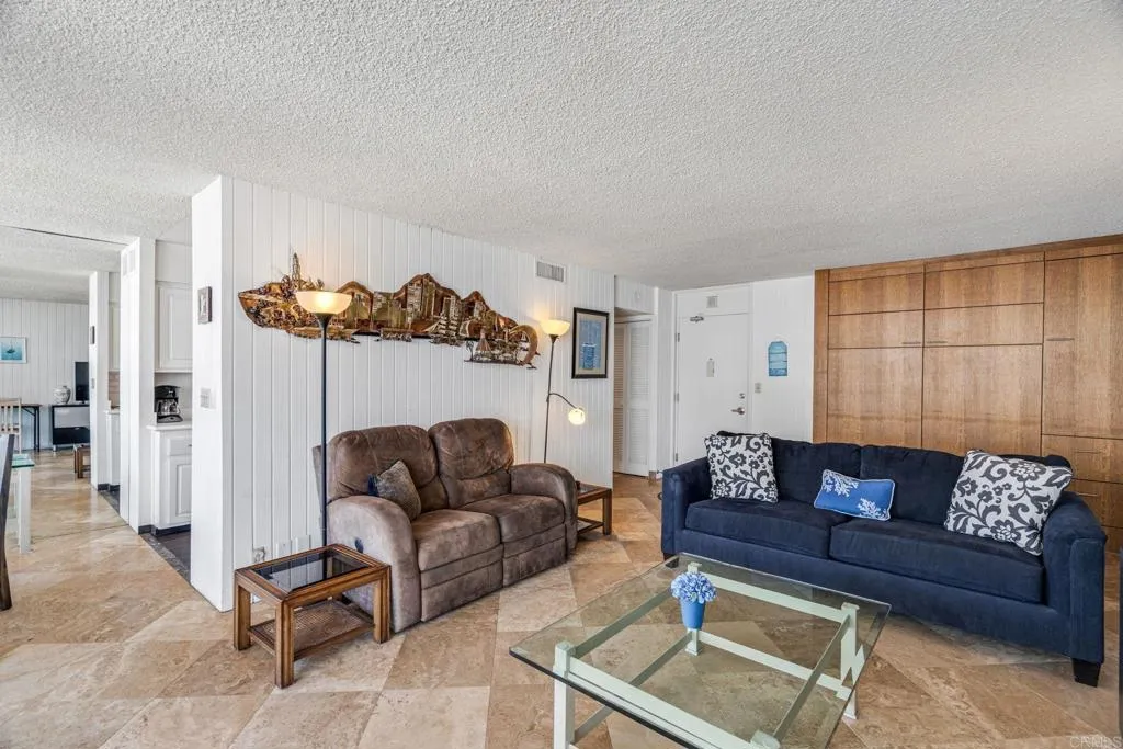 https://cdn.realtyfeed.com/cdn/127/306717894/30ab17acc3f8d8602a715c4685622fa5.webp
