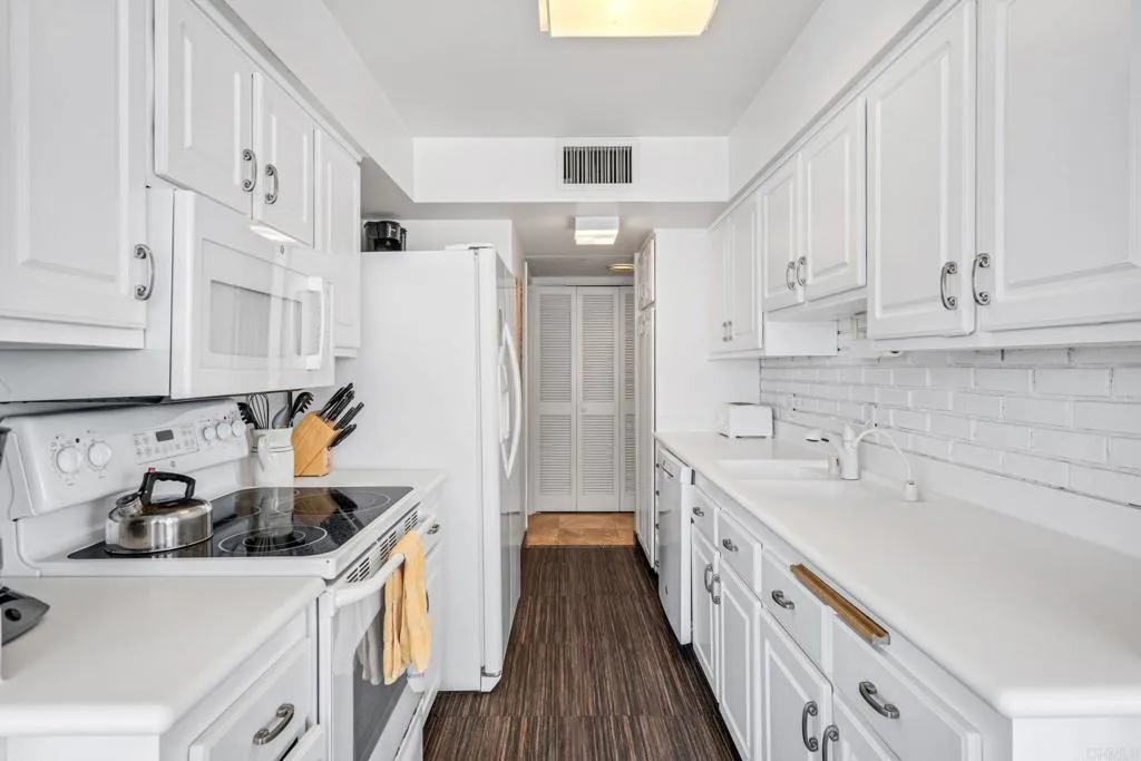 https://cdn.realtyfeed.com/cdn/127/306717894/3adc0db6939c5f11222c904424068819.webp