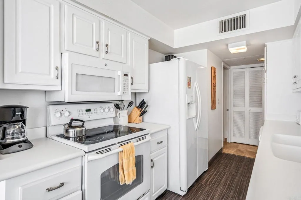 https://cdn.realtyfeed.com/cdn/127/306717894/4b54ff86f5a6d8a416170bb738bc40bb.webp